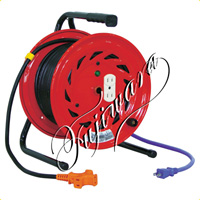 <a href="https://www.dogudoraku.com/catalog/product_info.php/products_id/171398">屋内型びっくリール1次線3mタイプ(アース無) 〔RND-30S〕 【2次線27m】電線仕様VCT2.0×2コンセント数3+2</a>